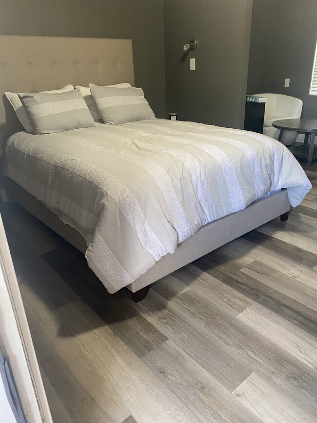 Photo - "Charming Studio Retreat in Stanley: Cozy 500 Sq Ft Haven with Full Bath!"