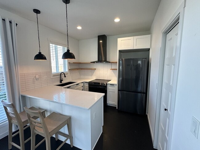 Photo - A Bright & Contemporary Home in Pasco