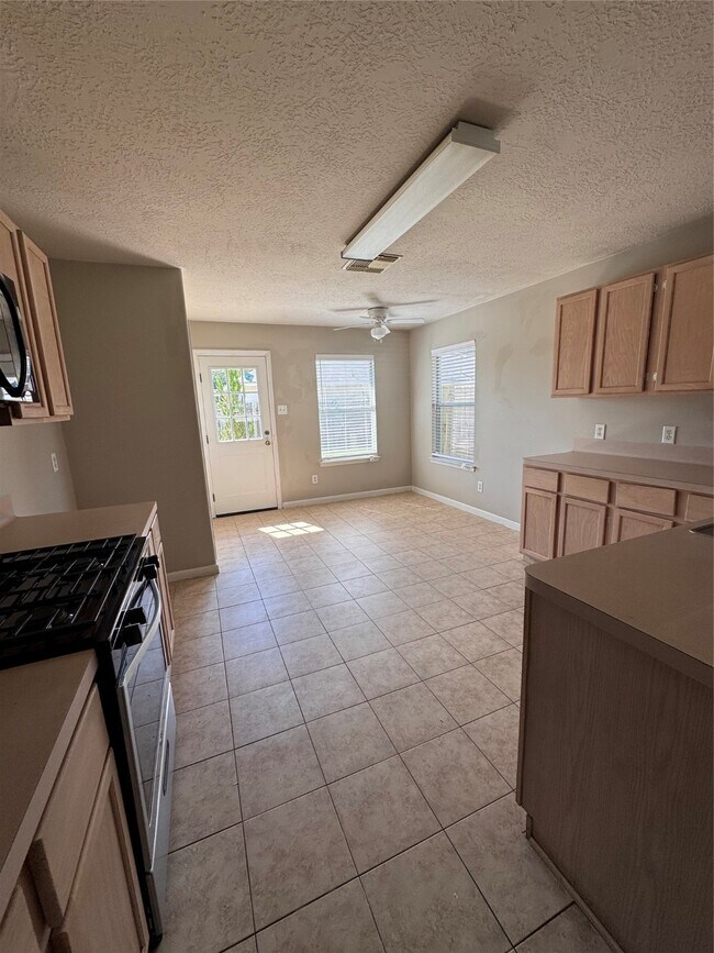 Photo - 19419 Woolongong Dr