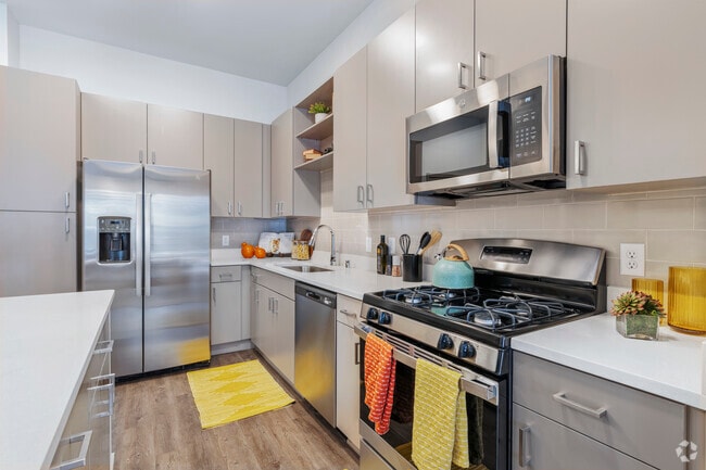 1BR, 1BA - 665 SF