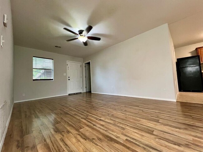 Photo - 7400 Drexel Ave