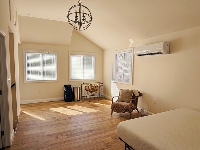 Photo - 515 Cow Hill Rd