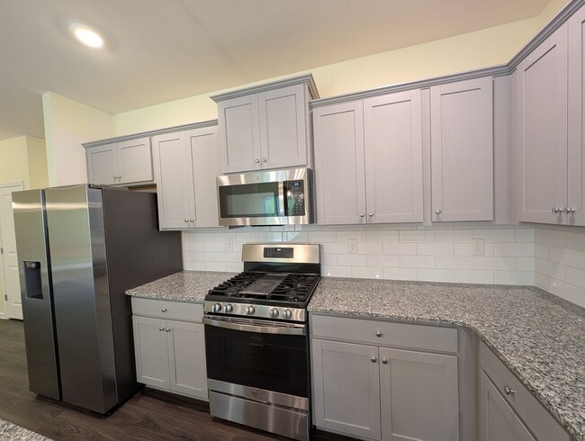 Photo - Spacious 4 bedroom, 2 bath Ranch Style Home located in Selwyn Landing !