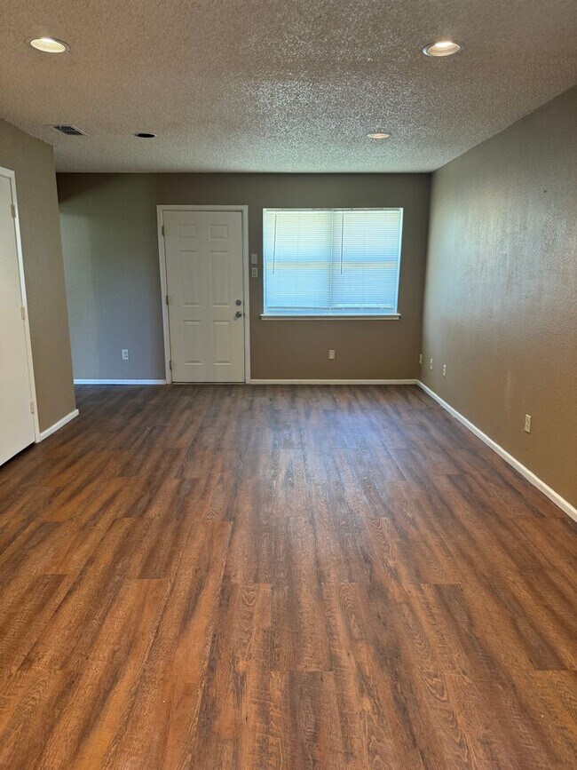 Photo - 6412 28th St