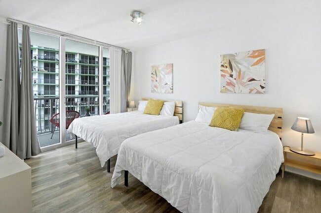 Photo - 1750 N Bayshore Dr Unidad SI ID1424251P