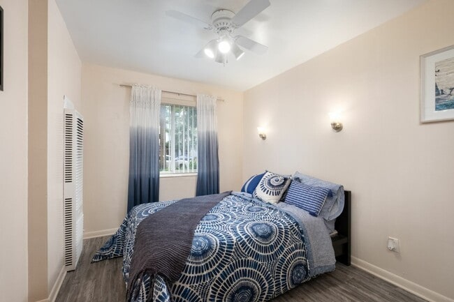 College Manor - 1 Bedroom