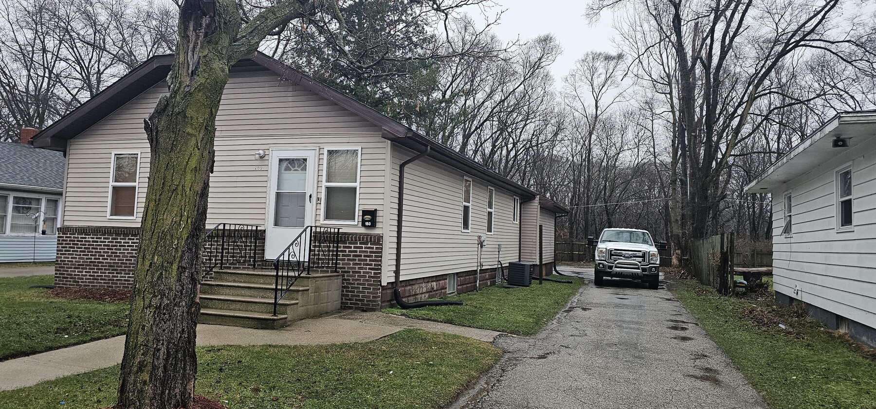 Photo - 150 Cross St