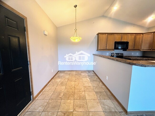 Photo - 2000 Meadow Ct Unit 212