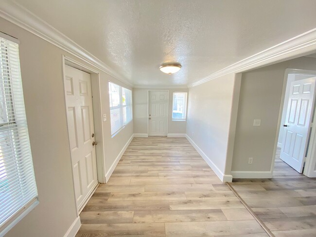 Photo - 812 W Livingston St Unit A