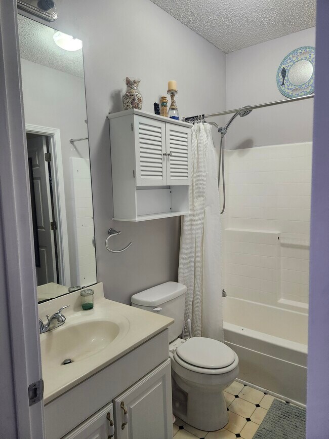 Photo - 4700 Touhey Dr Unit 104