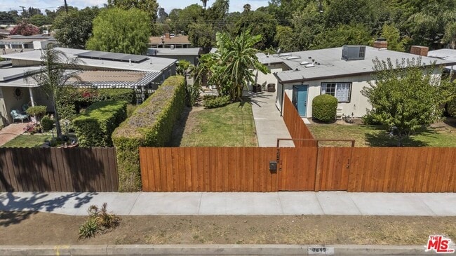 Photo - 7659 Lindley Ave