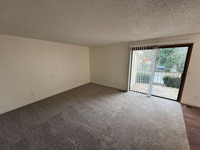 Photo - 677 Glen Creek Rd NW