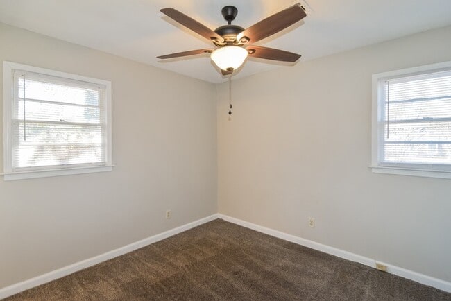 Photo - 1122 Oates Rd