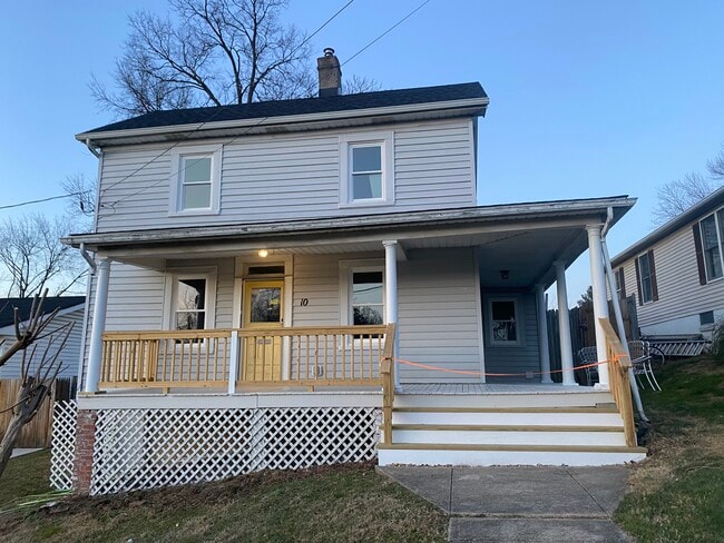 Building Photo - 10 W H St