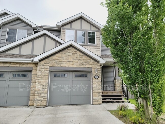 Photo - 3209 Whitelaw Dr NW