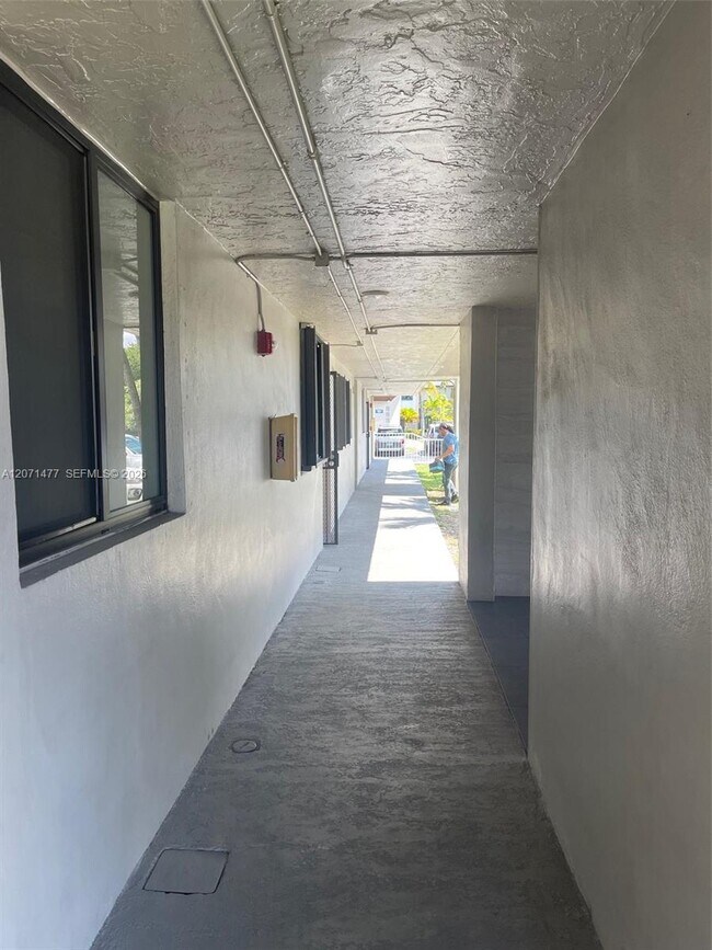 Photo - 10290 NW 9th St Cir Unidad 113