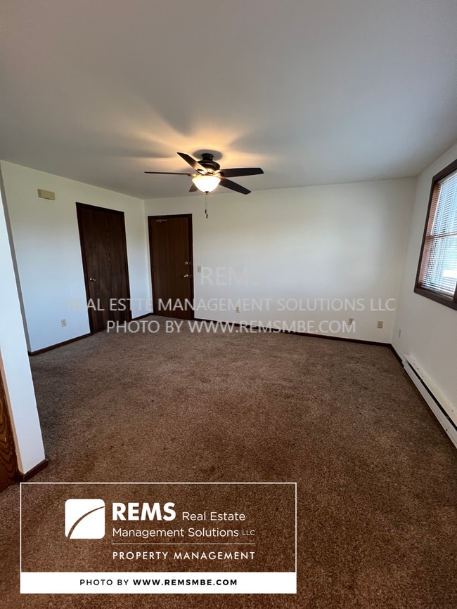 Building Photo - 155 W Adams St Unit 1