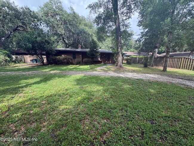 Photo - 12723 Longview Dr W House