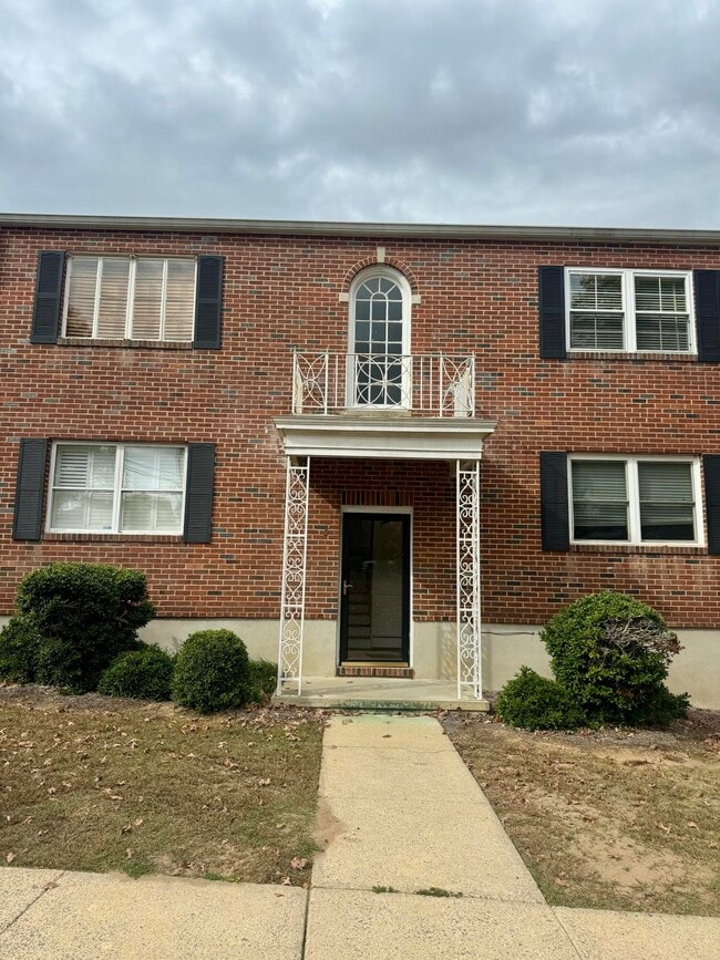 Building Photo - 501 Milledge Rd Unit 5c