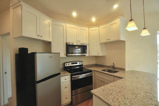 Photo - 867 Beacon St
