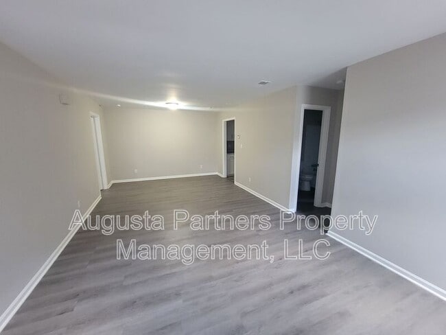 Photo - 1546 Hamilton Dr Unit 202