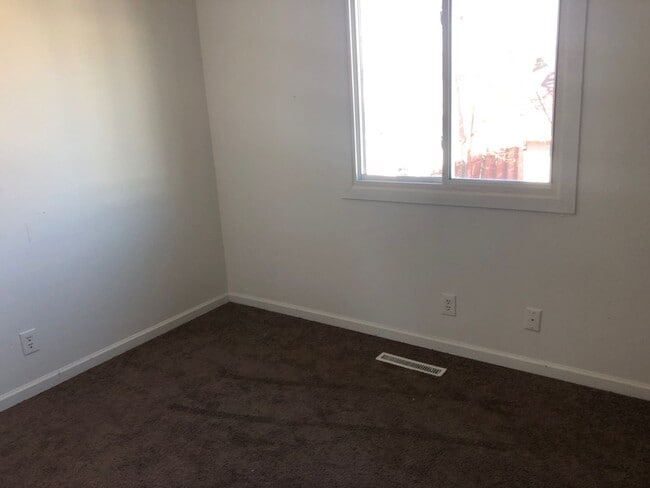 Photo - 808 W 1st St Unit 3