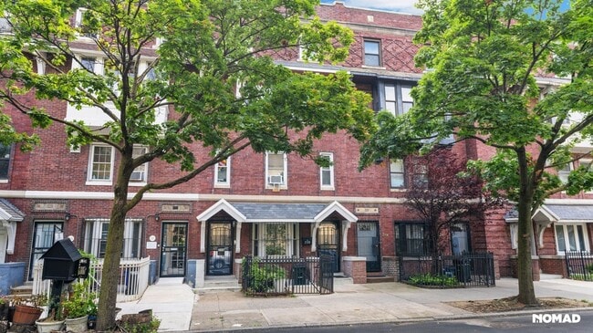 Charming 3BR Duplex in Brooklyn - Charming 3BR Duplex in Brooklyn Townhome