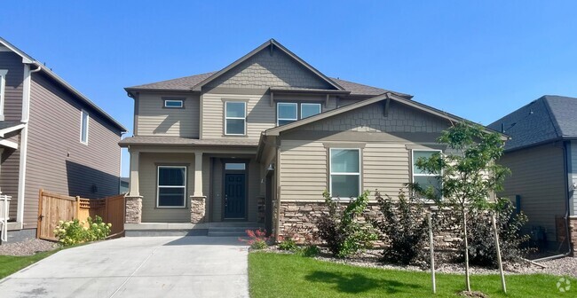 Building Photo - Stunning 4 Bed 3.5 Bath Newer Build Home i...