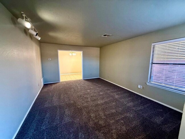 Photo - 242 Barrett Pl