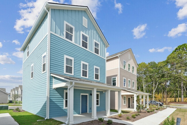 Photo - Hamlet Barclay West - Homes & Townhomes for Rent