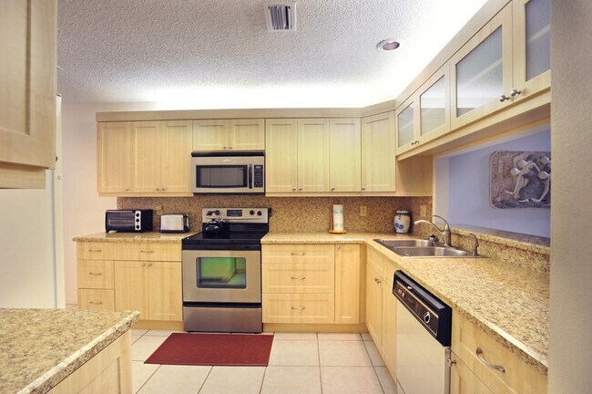 Photo - 896 Windermere Way