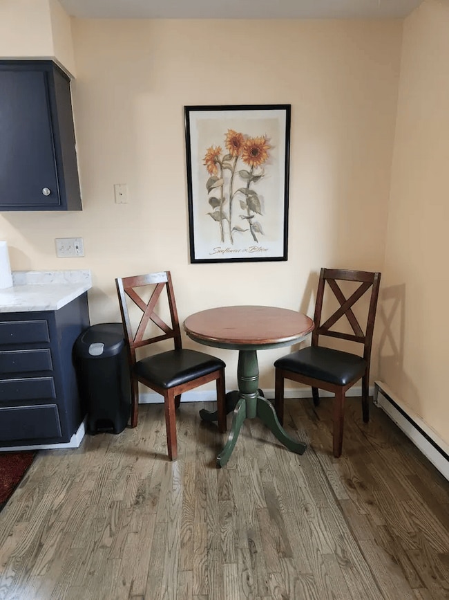 Photo - 1949 Miami St Unit upper