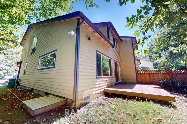 Photo - 1613 Eastside St SE
