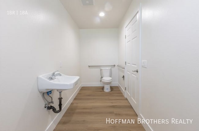 Photo - 1627 E 92nd St Unit 1627