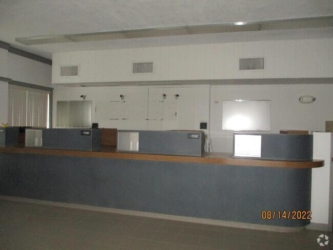 Building Photo - 126 Main St Rental