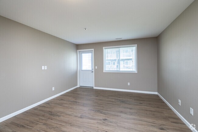 1BR, 1BA - 707SF - Living Room