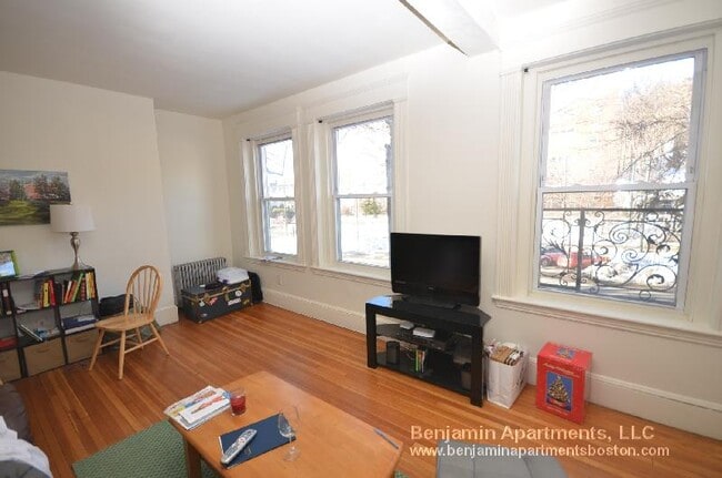 Photo - 1595 Beacon St Unit 6