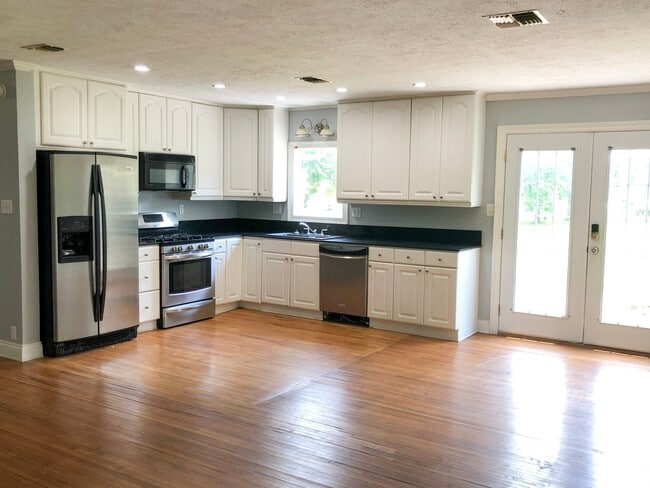 Photo - 802 S Texas St