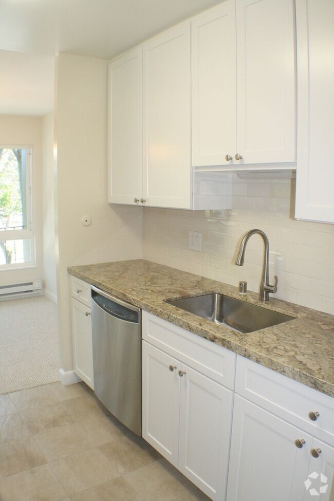 Building Photo - Stunning, large 1 bedroom at Woodlake Unit 206 Rental