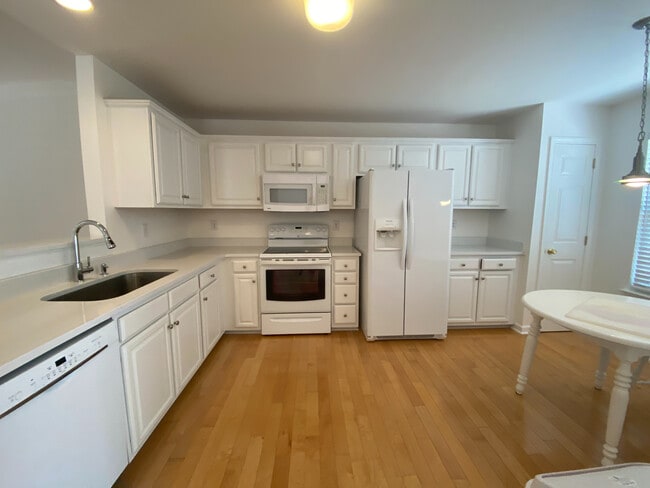 Room in Single Family Home on Blueshot Ct
