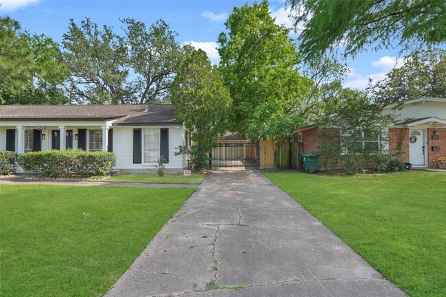 Photo - 9519 Val Verde St