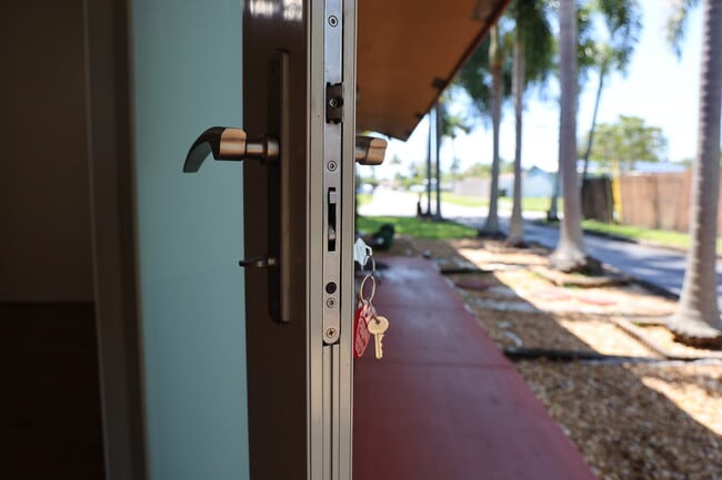 Photo - Santa Cruz Apartments