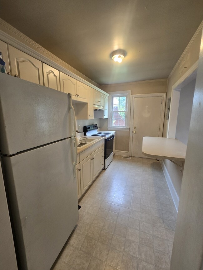 Photo - 403 Durst Ave W