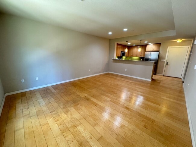 Photo - 1BED/1BATH CONDO AVAILABLE FOR RENT NEAR LAKE MERRIT IN DOWNTOWN OAKLAND, CA!!!