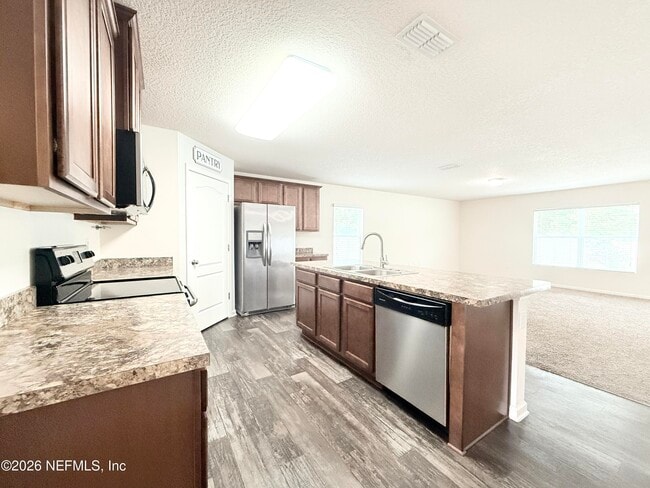 12306 Crossfield Dr
