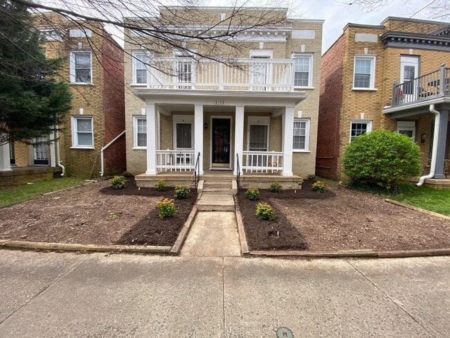 Building Photo - 3143 Ellwood Ave Unit D