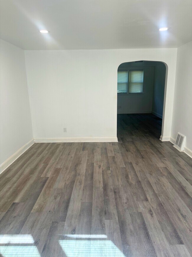 Photo - 221 W 21st St Casa