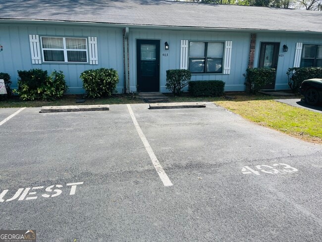 Photo - 403 Breezy Pnes