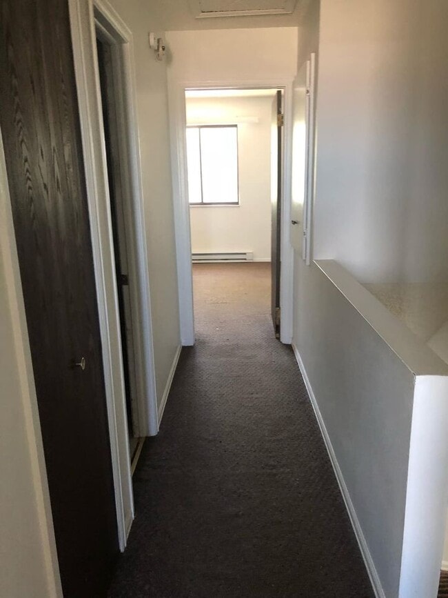 Photo - 44 Royal Crest Dr