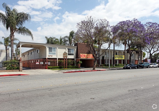 Building Photo - Mission Suites Rental